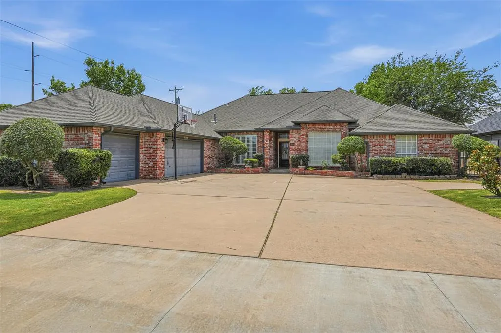 Photo 2 — 3600 Burlington Drive, Norman, OK 73072