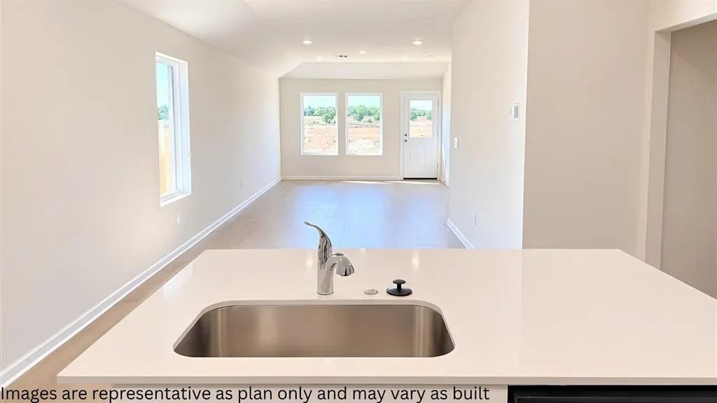 Photo 4 — 604 NE 103rd Street, Oklahoma City, OK 73114
