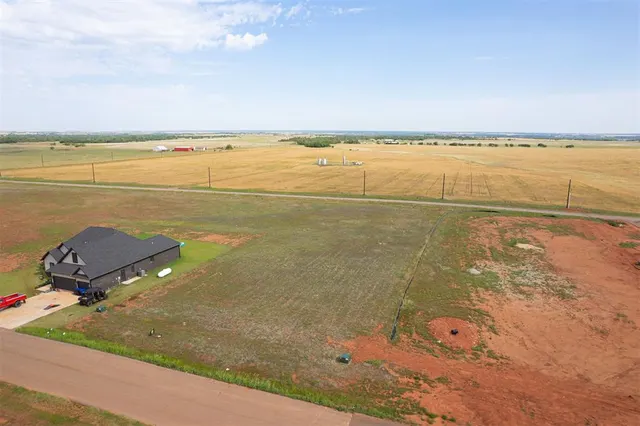 Photo 3 — 29243 Colt Court, Cashion, OK 73016