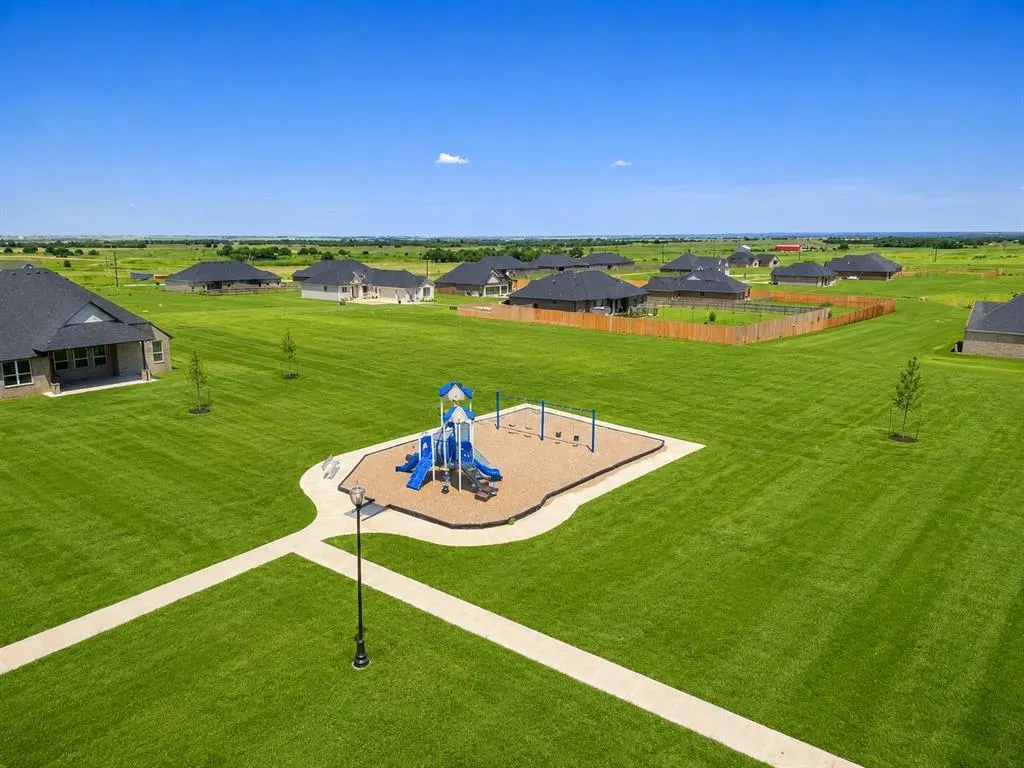 Photo 10 — 29243 Colt Court, Cashion, OK 73016