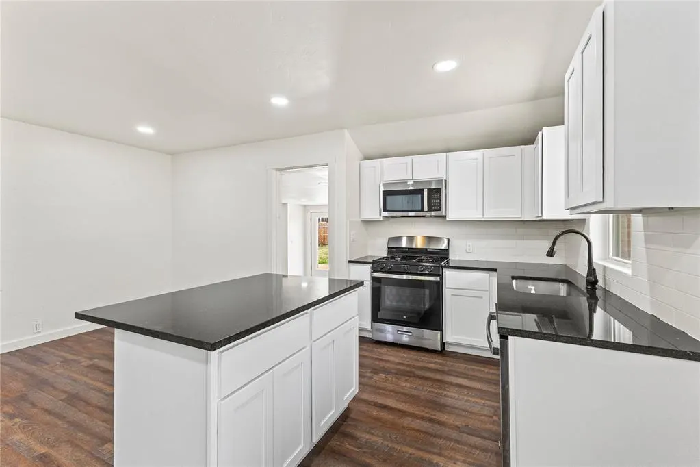 Photo 6 — 700 Santa Fe Street, Clinton, OK 73601