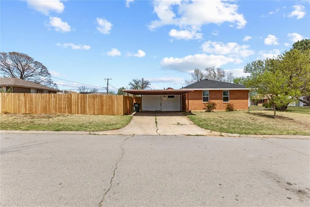 Photo 23 — 700 Santa Fe Street, Clinton, OK 73601