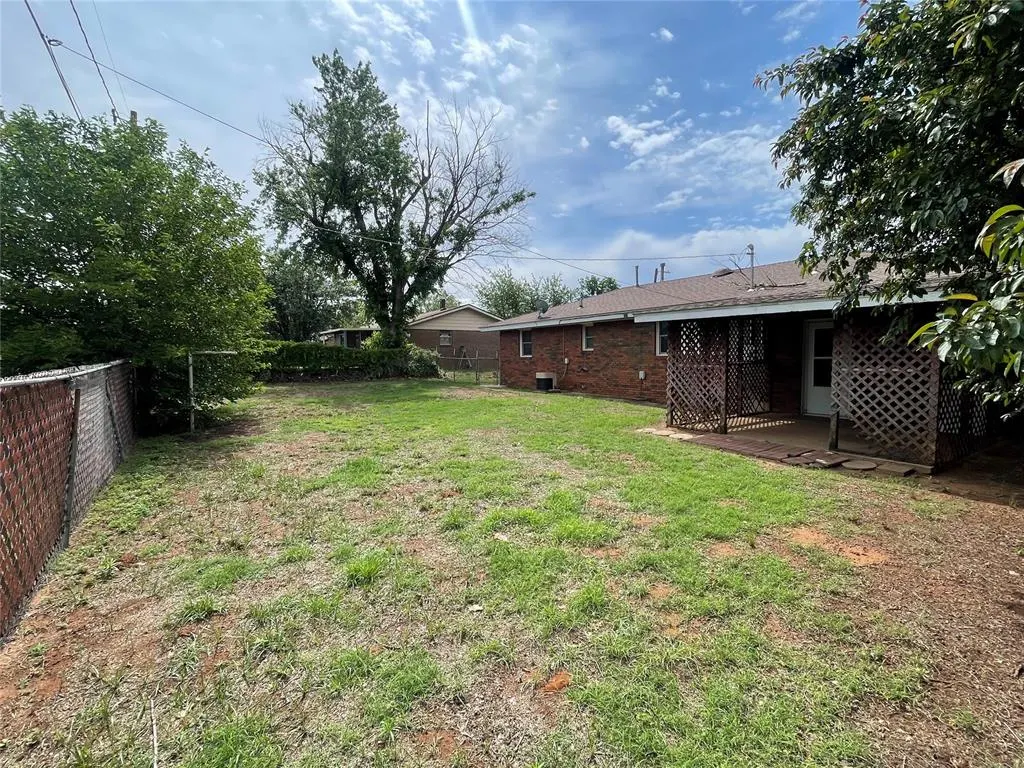 Photo 8 — 817 E Kee Street, Weatherford, OK 73096