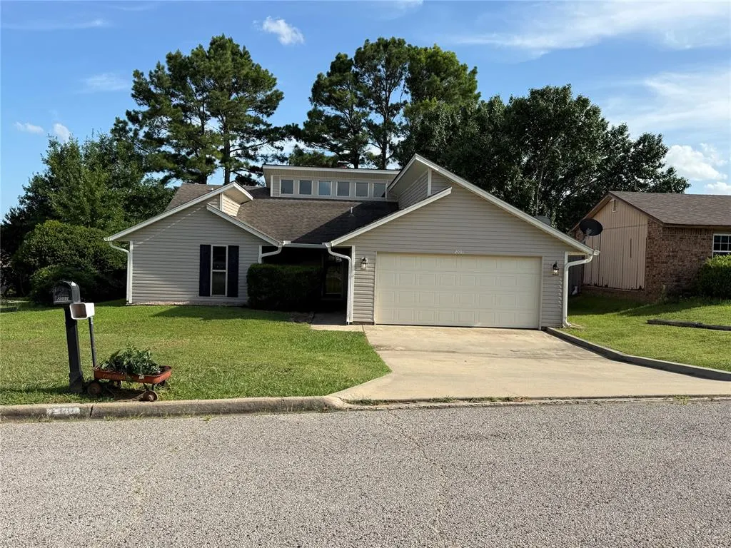Front exterior — 2001 Lona Avenue, Seminole, OK 74868
