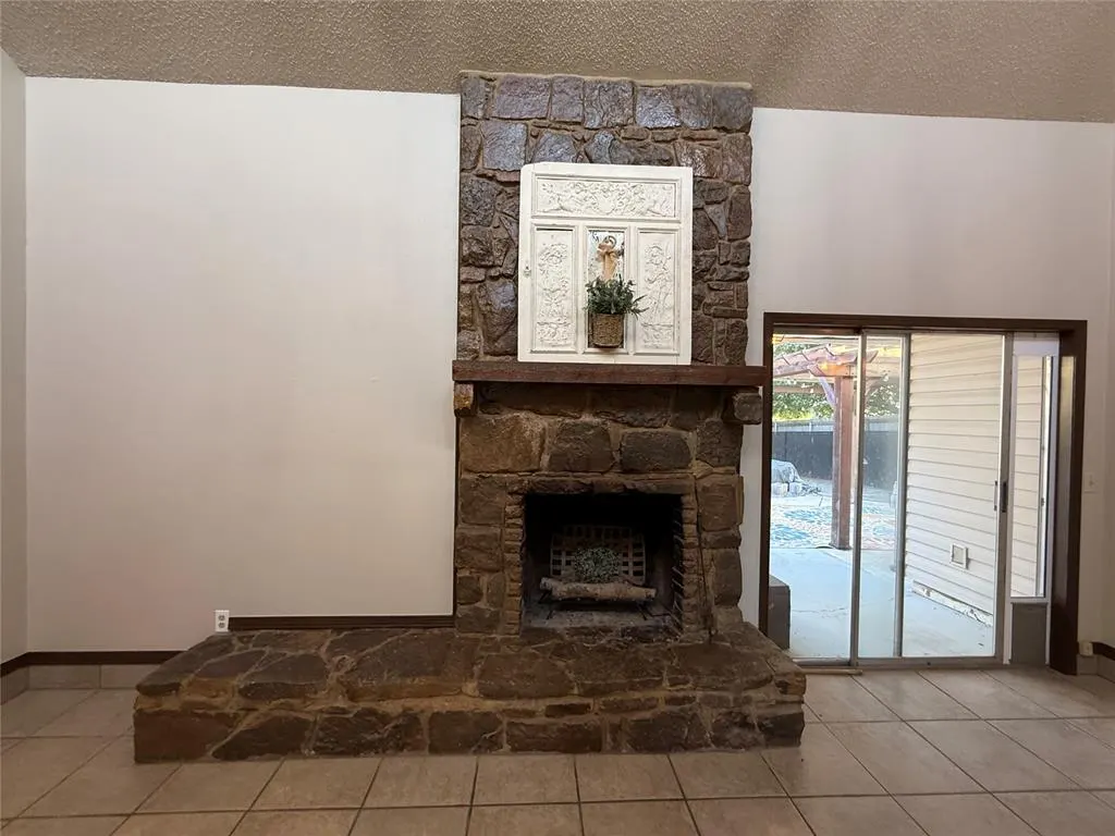 Photo 4 — 2001 Lona Avenue, Seminole, OK 74868