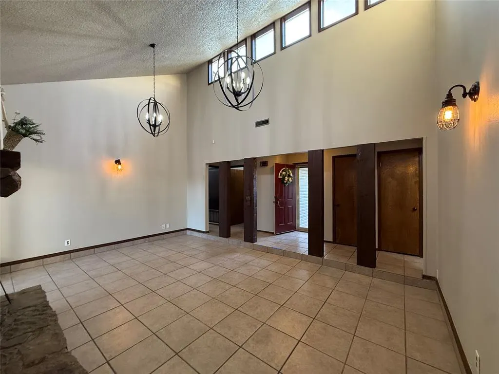 Photo 8 — 2001 Lona Avenue, Seminole, OK 74868