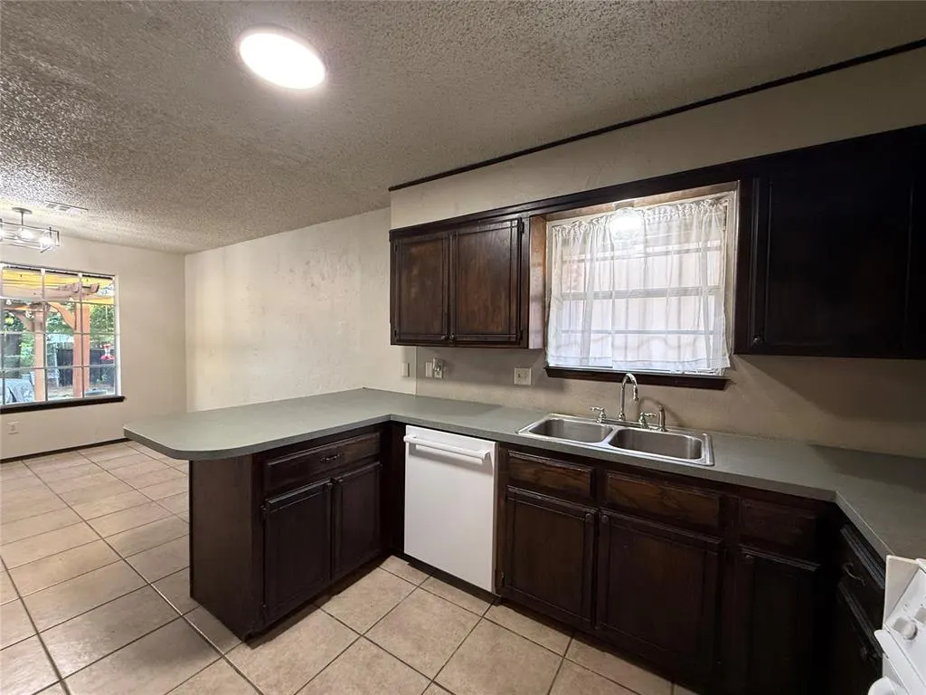 Photo 11 — 2001 Lona Avenue, Seminole, OK 74868