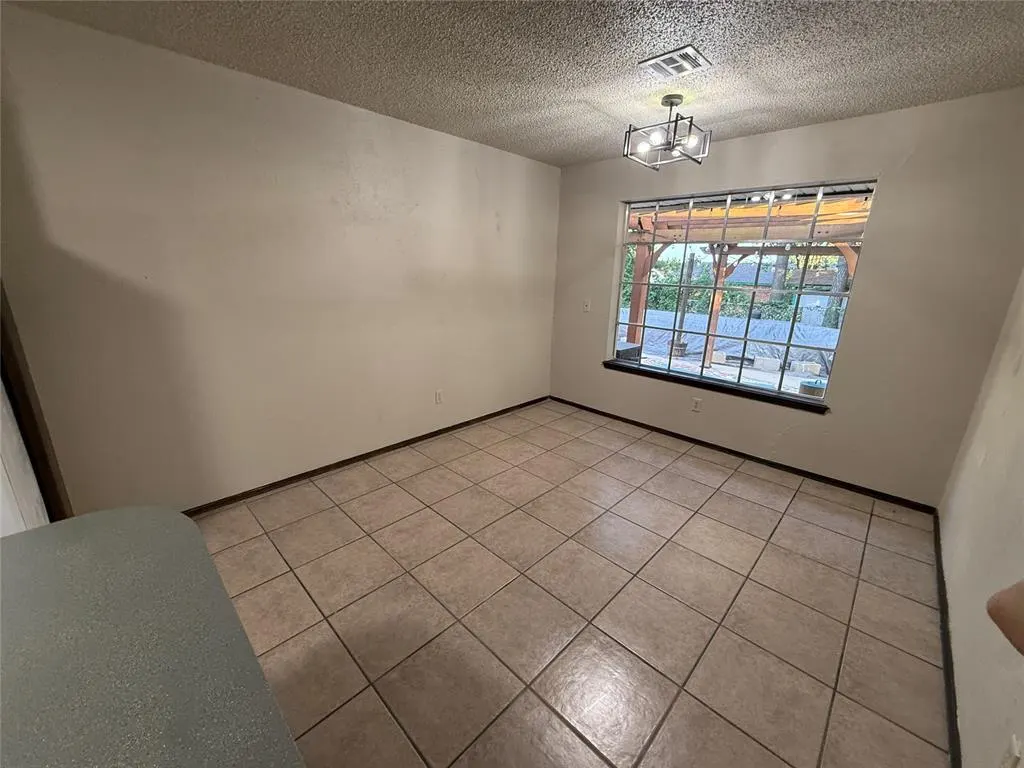 Photo 16 — 2001 Lona Avenue, Seminole, OK 74868