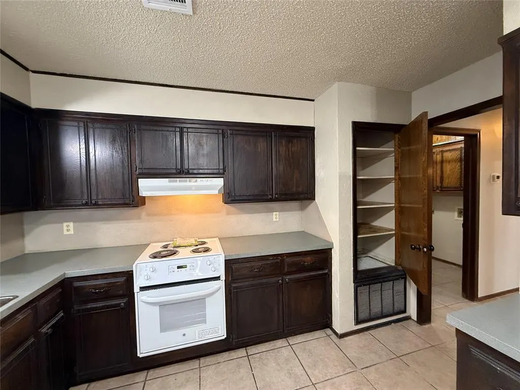 Photo 19 — 2001 Lona Avenue, Seminole, OK 74868