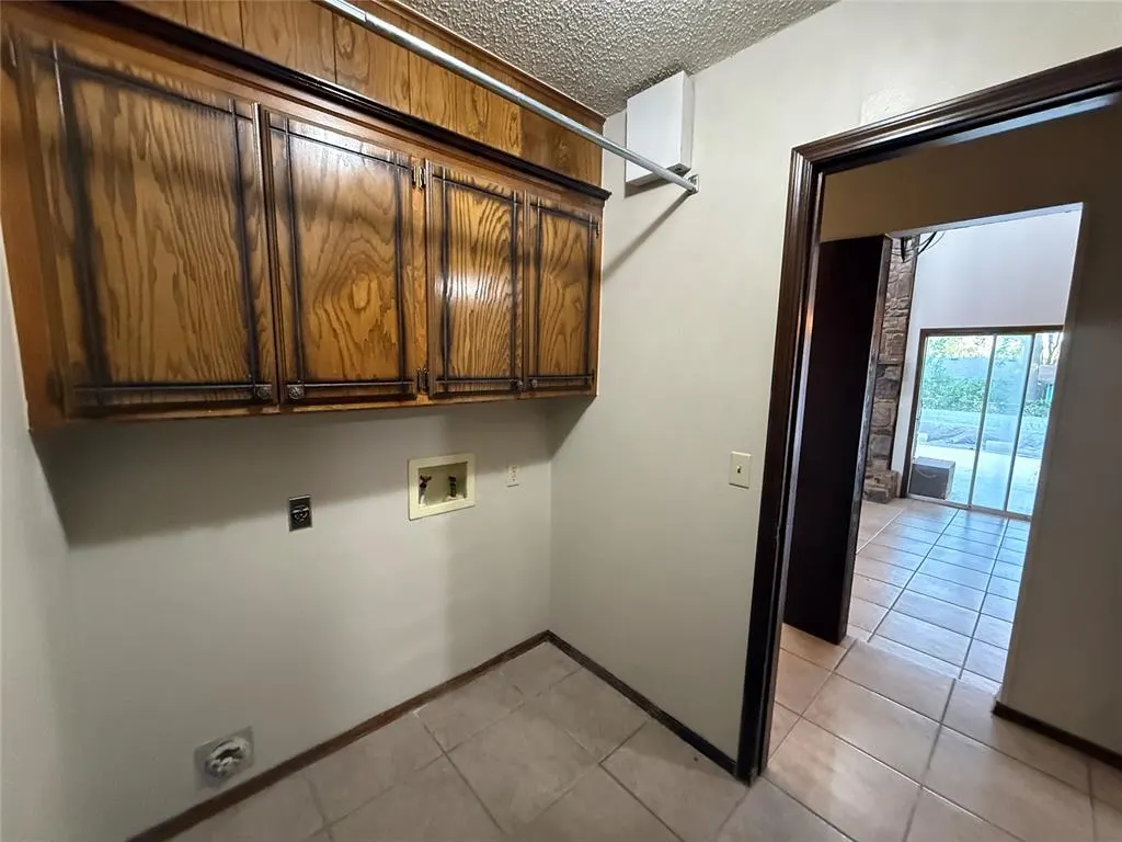 Photo 21 — 2001 Lona Avenue, Seminole, OK 74868
