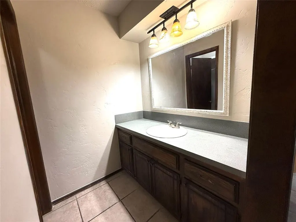 Photo 32 — 2001 Lona Avenue, Seminole, OK 74868