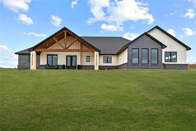 Front exterior — 9963 N 2416 Road, Weatherford, OK 73096
