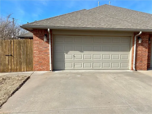 Photo 2 — 1412 N Lark Street, Weatherford, OK 73096