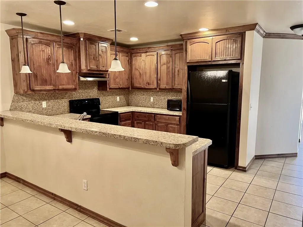 Photo 4 — 1412 N Lark Street, Weatherford, OK 73096