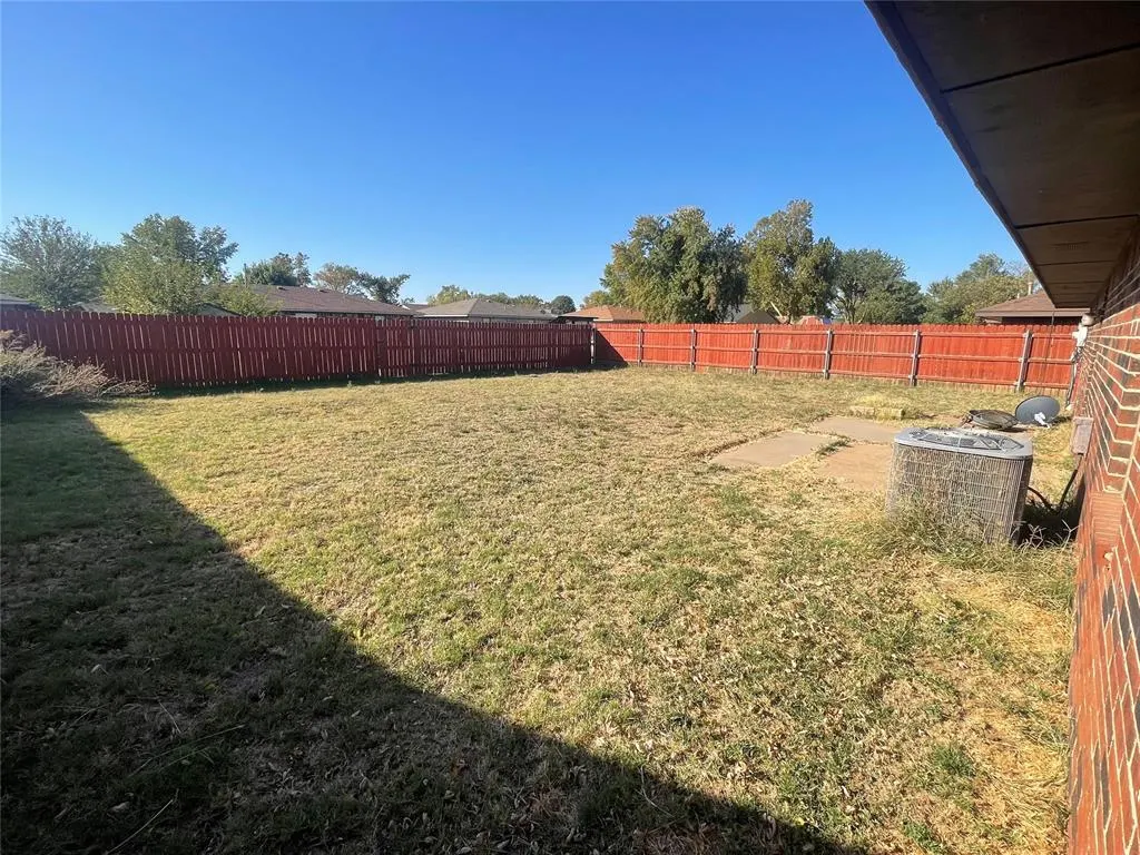 Photo 9 — 2308 Seth Avenue, Weatherford, OK 73096