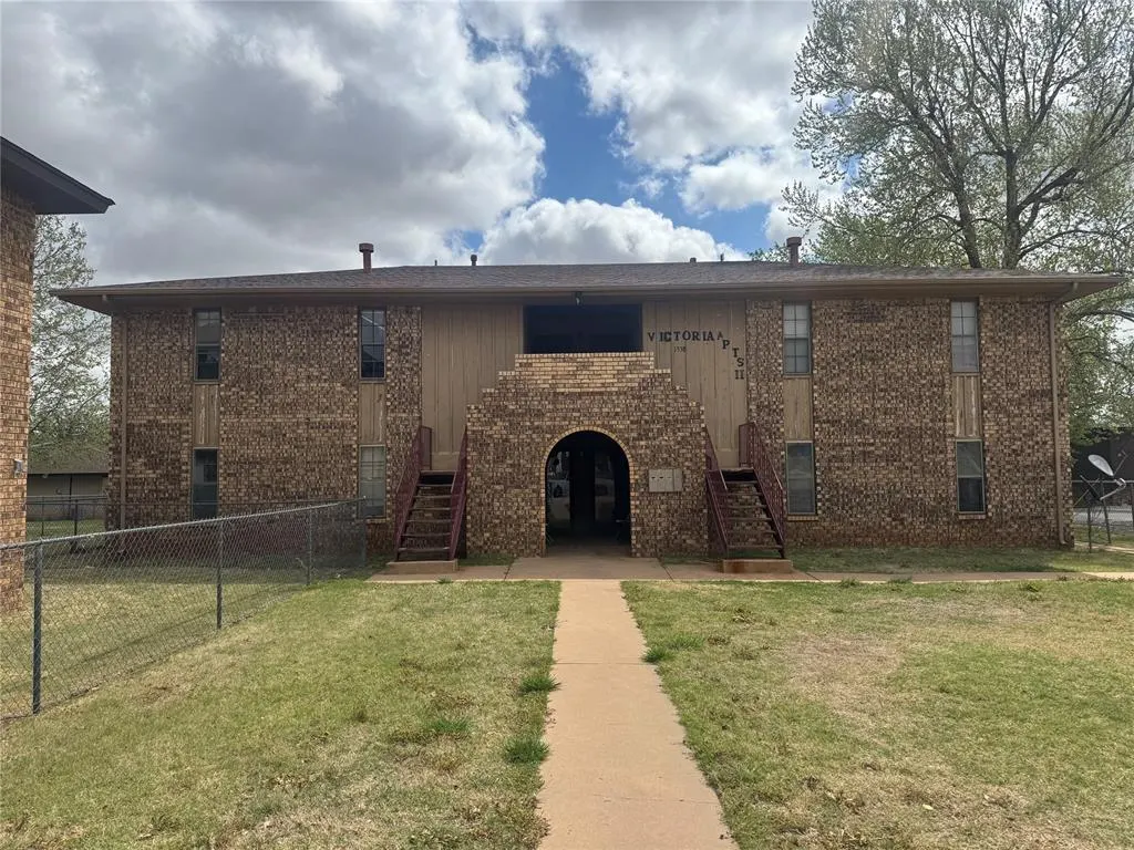 Front exterior — 1338 N Washington Street, Weatherford, OK 73096