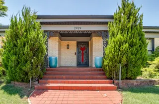 Sold home at 2929 N Venice Boulevard