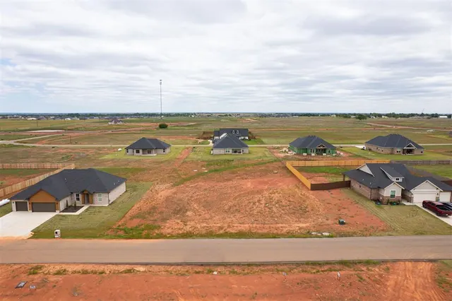 Photo 2 — 25233 Ethan Street, Cashion, OK 73016