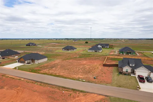 Photo 3 — 25233 Ethan Street, Cashion, OK 73016