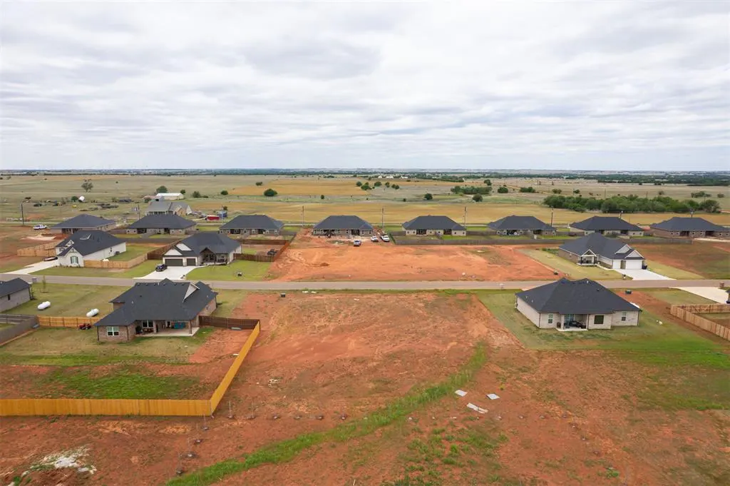 Photo 5 — 25233 Ethan Street, Cashion, OK 73016