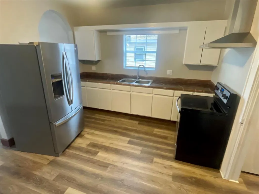 Photo 5 — 301 N 9th Street, Clinton, OK 73601