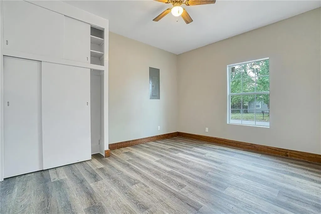 Photo 7 — 301 N 9th Street, Clinton, OK 73601