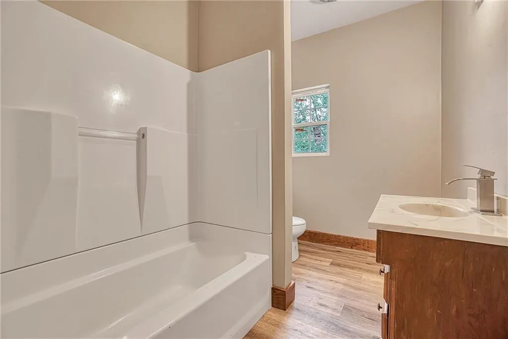 Photo 9 — 301 N 9th Street, Clinton, OK 73601