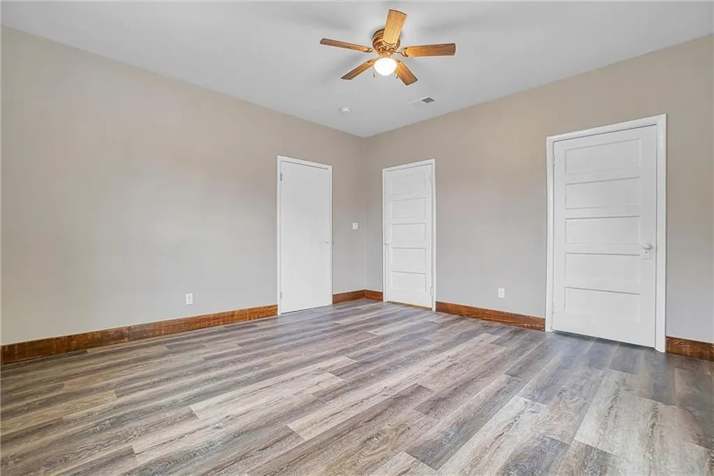 Photo 10 — 301 N 9th Street, Clinton, OK 73601