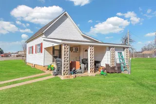 Sold home at 419 E 5th Street