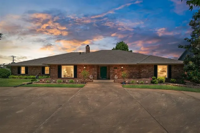 Photo 2 — 3533 Twelve Oaks Drive, Oklahoma City, OK 73120