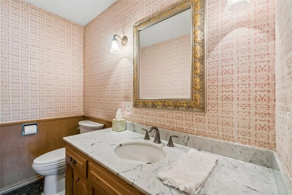 Photo 14 — 3533 Twelve Oaks Drive, Oklahoma City, OK 73120