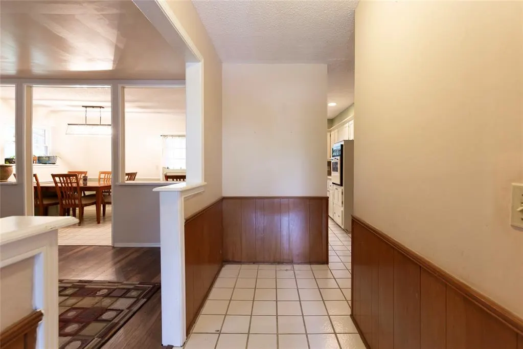 Photo 2 — 2804 N McMillan Avenue, Bethany, OK 73008