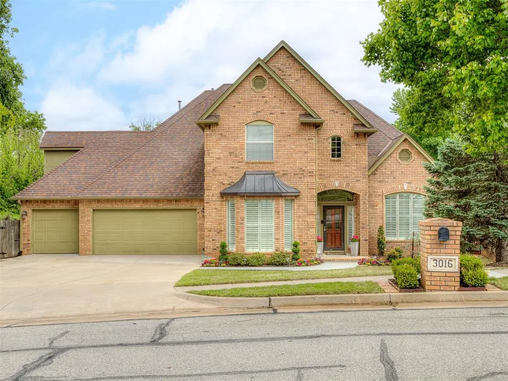 Photo 2 — 3016 Kingwood Drive, Edmond, OK 73013