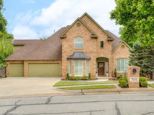 Photo 2 — 3016 Kingwood Drive, Edmond, OK 73013