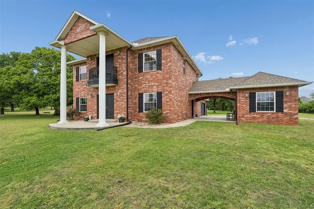 Front exterior — 220 Bobby Mankin Drive, Choctaw, OK 73020