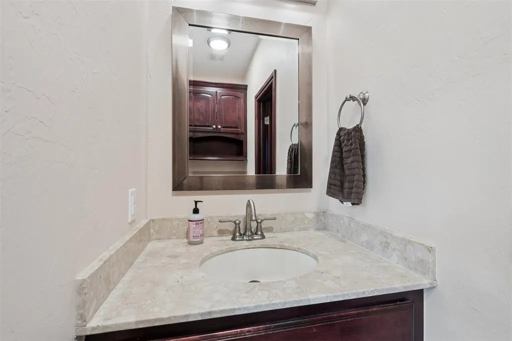 Photo 13 — 220 Bobby Mankin Drive, Choctaw, OK 73020