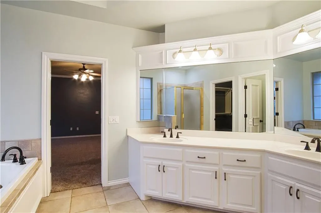 Photo 12 — 9417 Forest Dale Drive, Oklahoma City, OK 73151