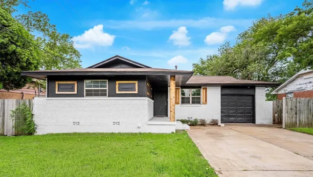 Photo 3 — 5326 NW Columbia Avenue, Lawton, OK 73505