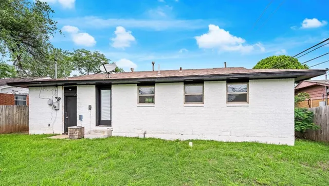 Photo 4 — 5326 NW Columbia Avenue, Lawton, OK 73505