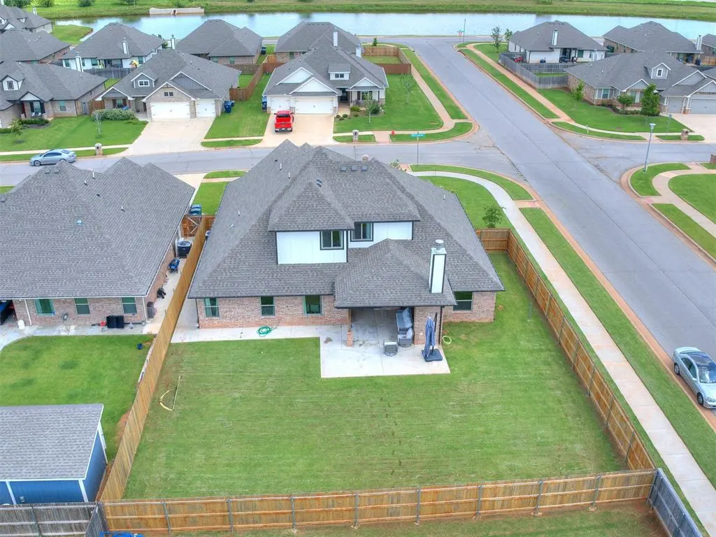 Photo 10 — 701 Bison Crossing Drive, Yukon, OK 73099