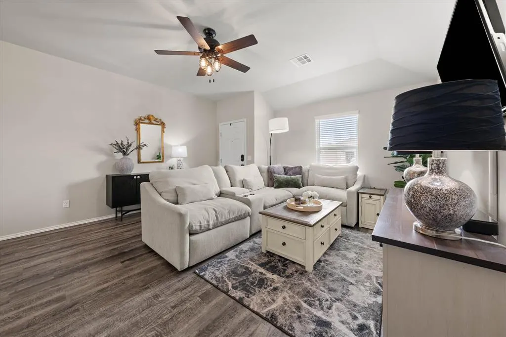 Photo 3 — 1821 Hayes Lane, Oklahoma City, OK 73127