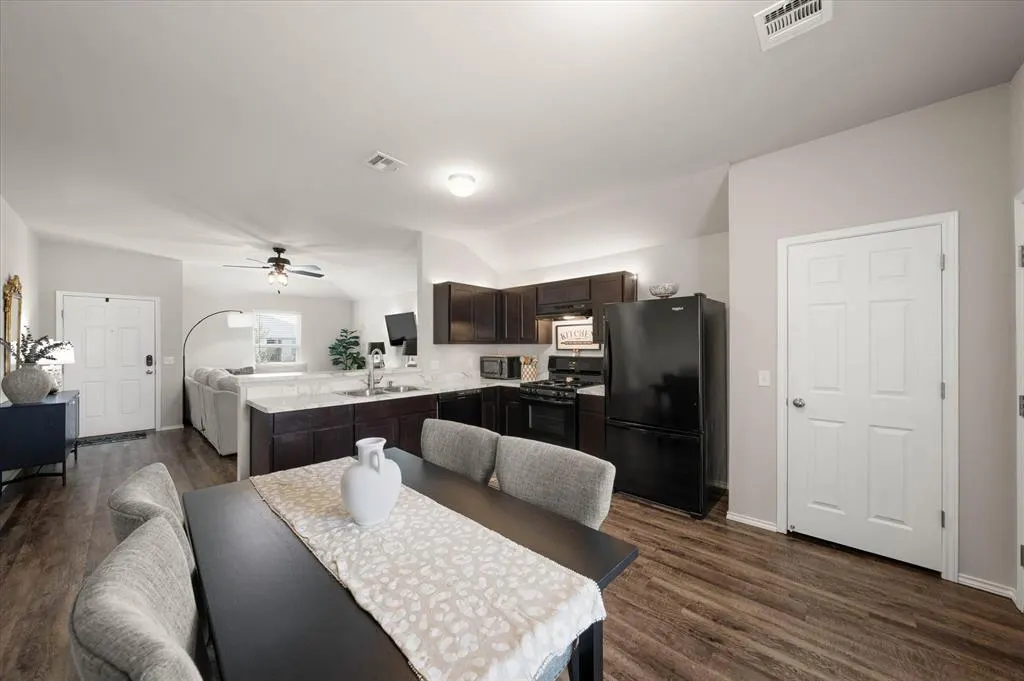 Photo 8 — 1821 Hayes Lane, Oklahoma City, OK 73127