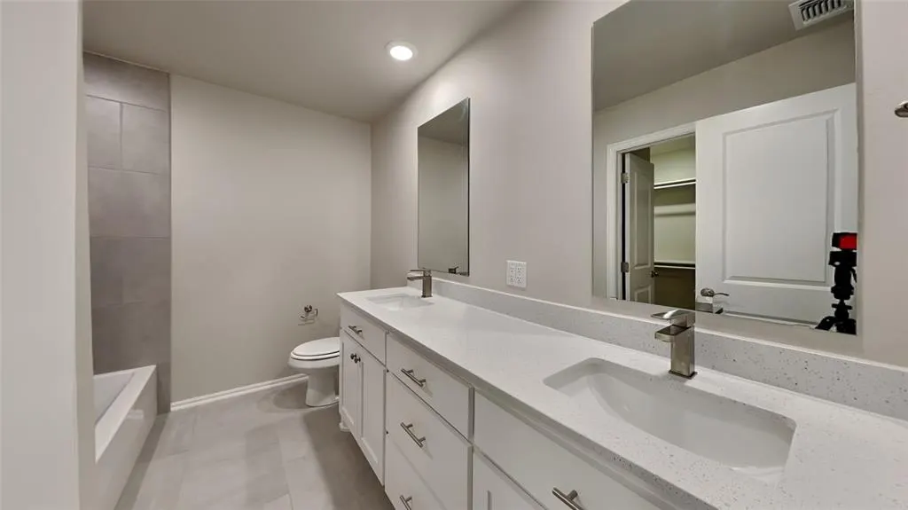 Photo 11 — 12721 Cortona Terrace, Yukon, OK 73099