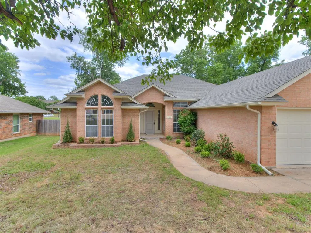 Front exterior — 1718 Kings Road, Edmond, OK 73013