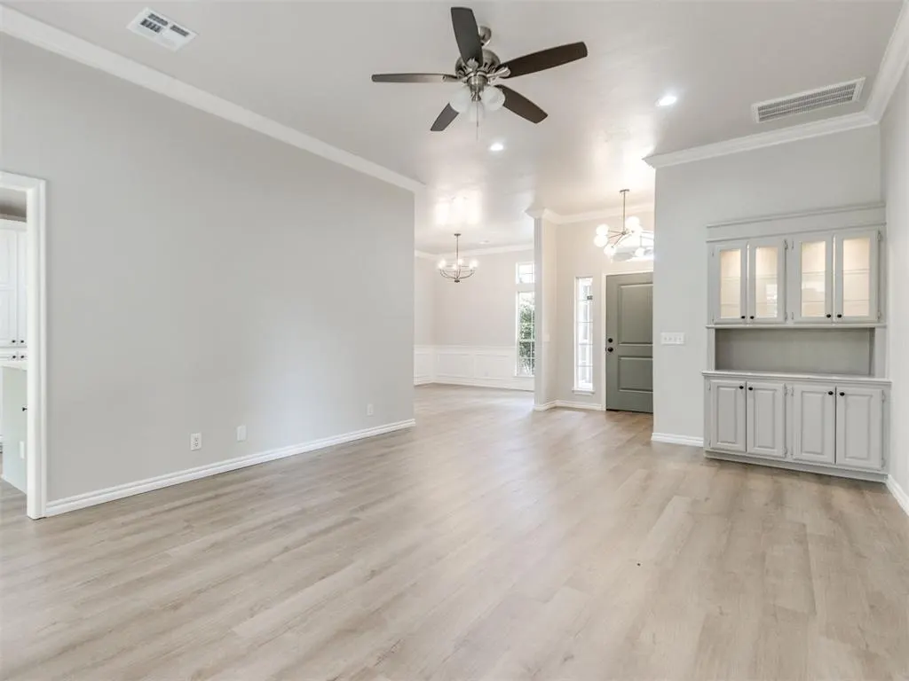 Photo 7 — 1718 Kings Road, Edmond, OK 73013