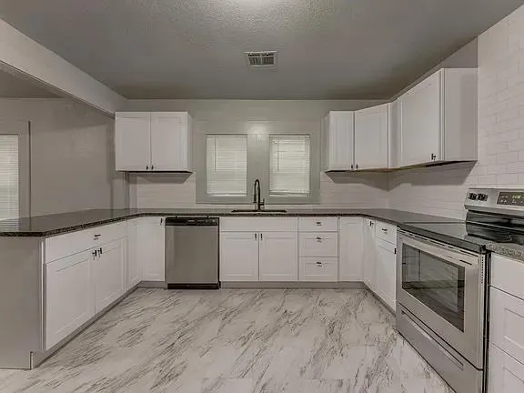 Photo 2 — 2208 NE 22nd Street, Oklahoma City, OK 73111