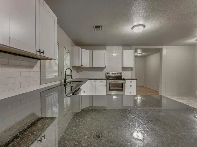 Photo 6 — 2208 NE 22nd Street, Oklahoma City, OK 73111