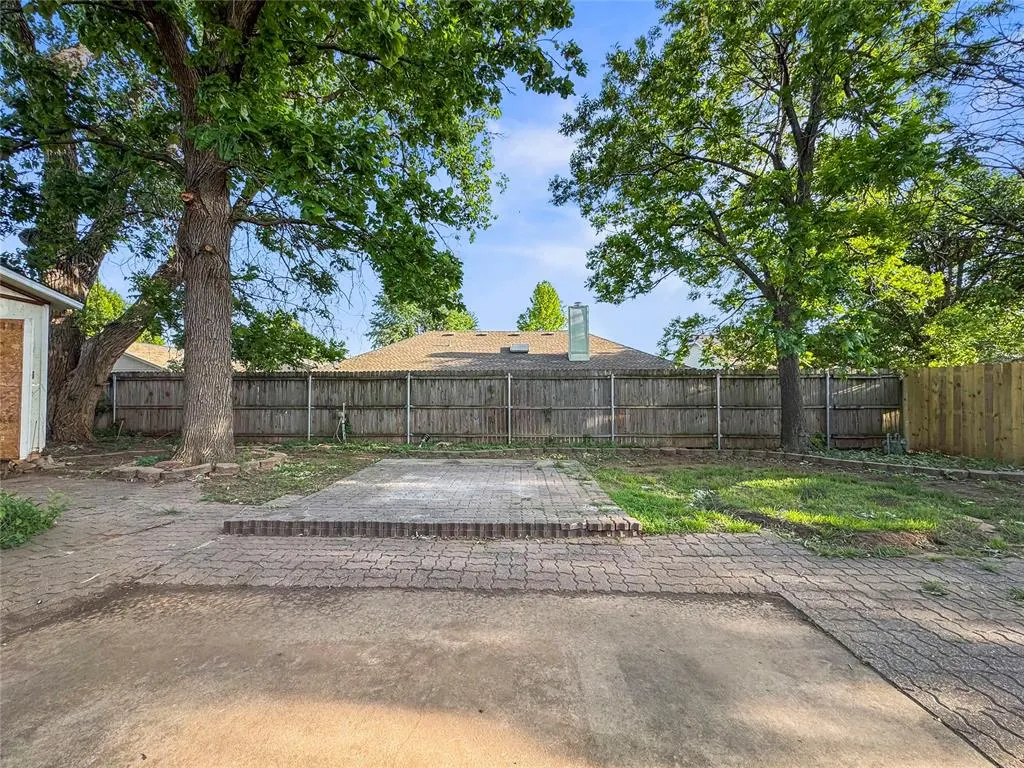 Photo 18 — 2108 Shorewood Lane, Edmond, OK 73003