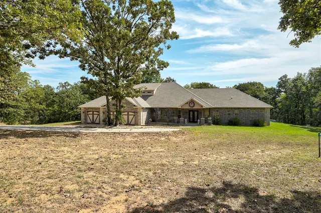 Photo 3 — 19914 Lions Circle, Luther, OK 73054