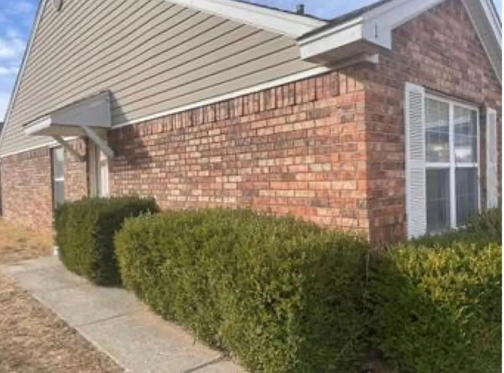 Photo 2 — 1108 Brandywine 1 & 2, Norman, OK 73071